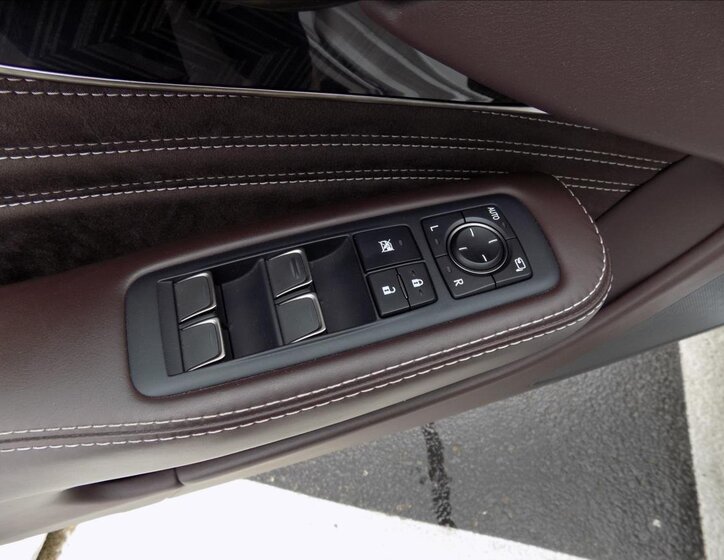 Lexus LS 500 25