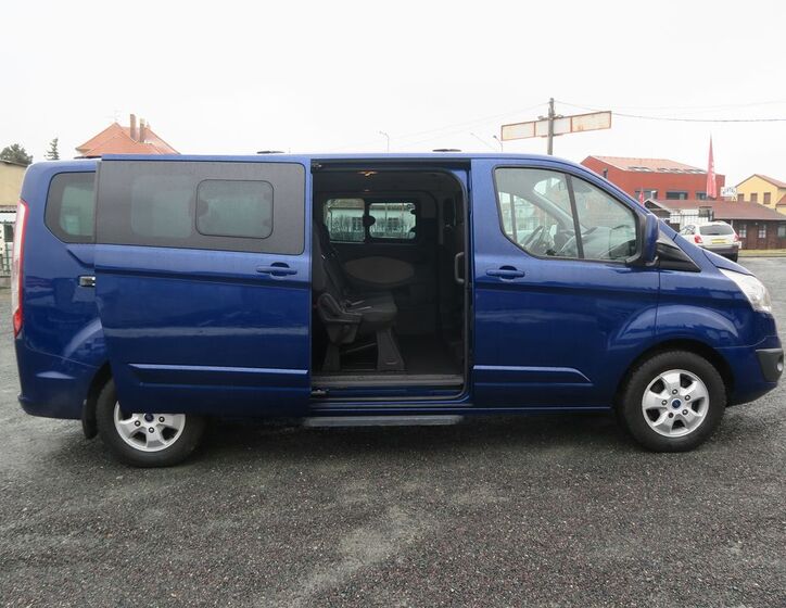 Ford Tourneo Custom 10