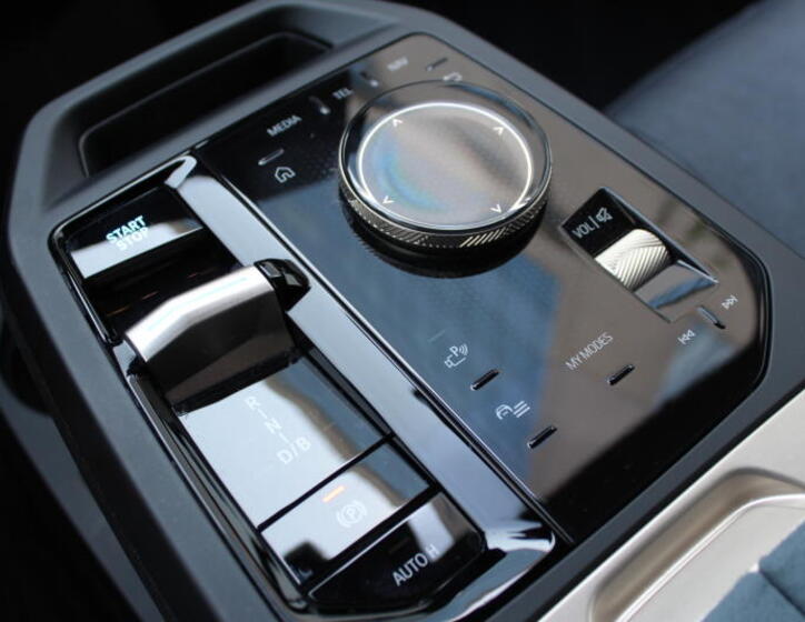 BMW iX 20