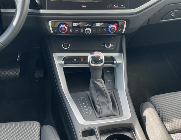 Audi Q3 13
