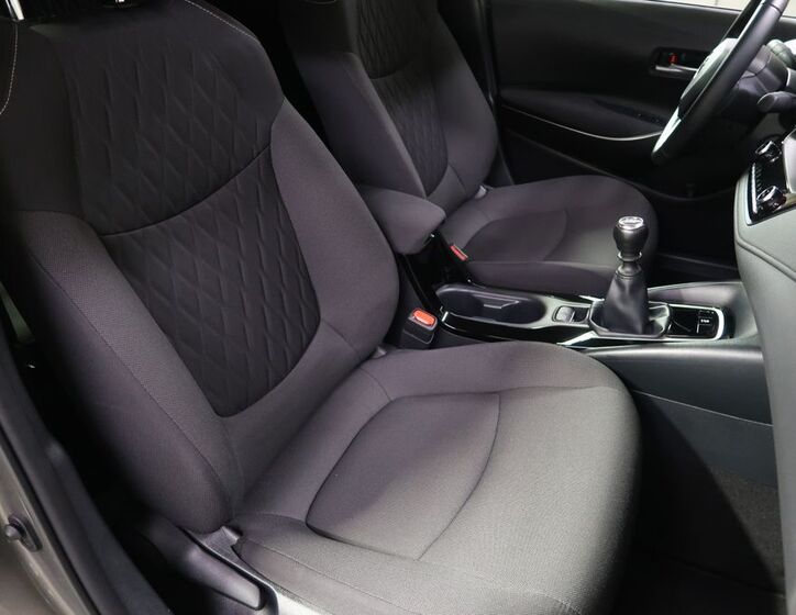 Toyota Corolla 13