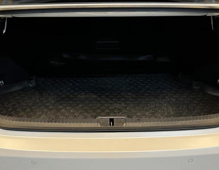Lexus ES 300h 9