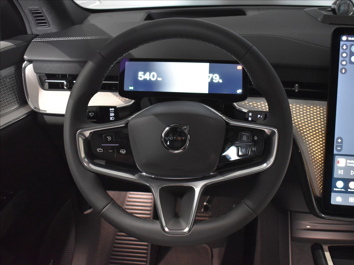 Volvo EX90