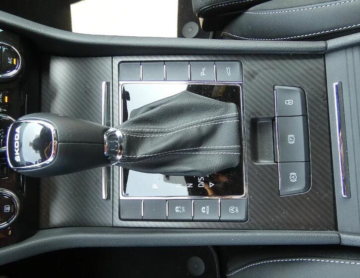 Škoda Superb 18