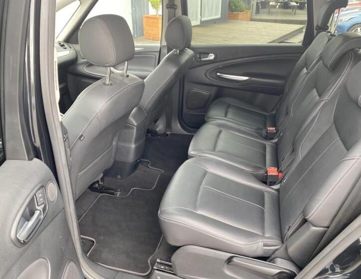 Ford S-MAX 11