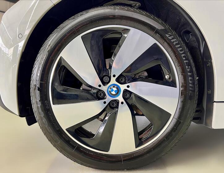 BMW i3 9
