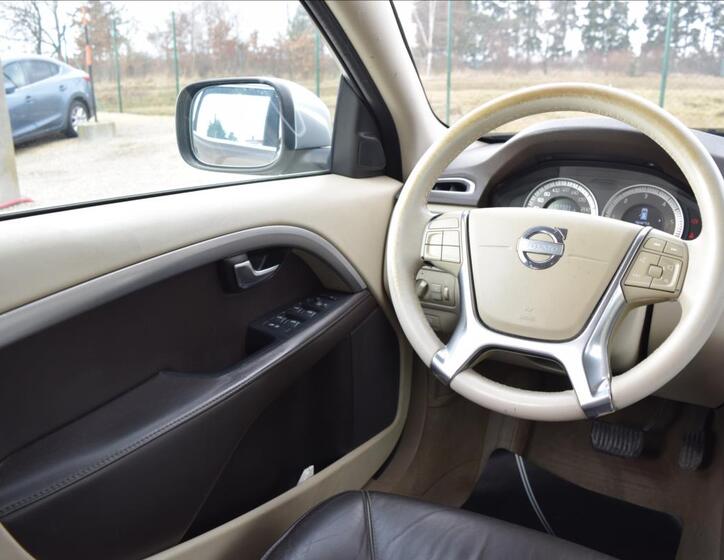 Volvo XC70 26