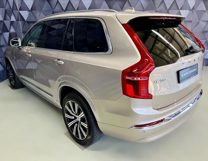 Volvo XC90 5