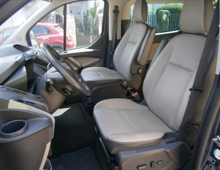 Ford Tourneo Custom 7