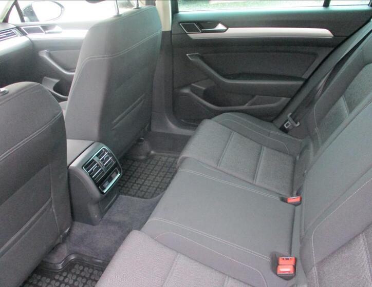 Volkswagen Passat 16