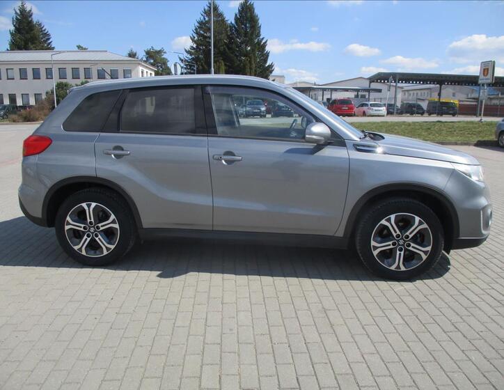 Suzuki Vitara 5