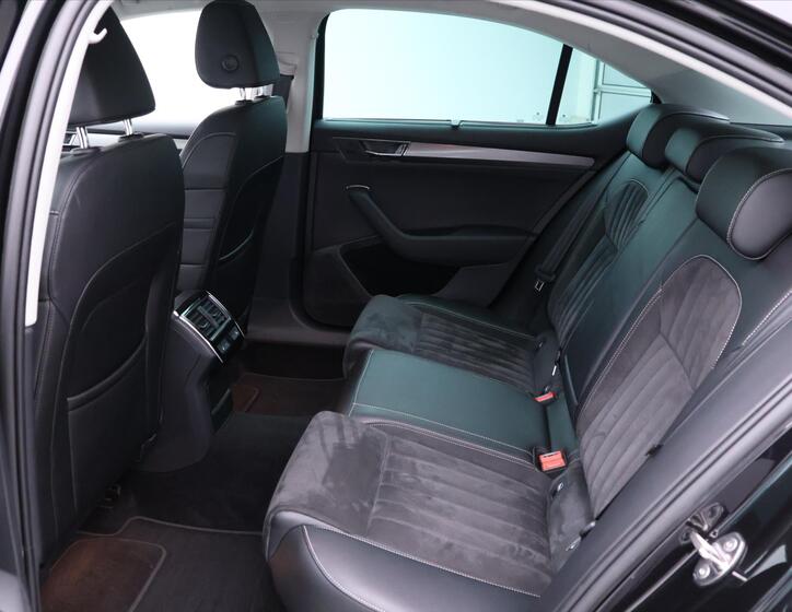 Škoda Superb 14