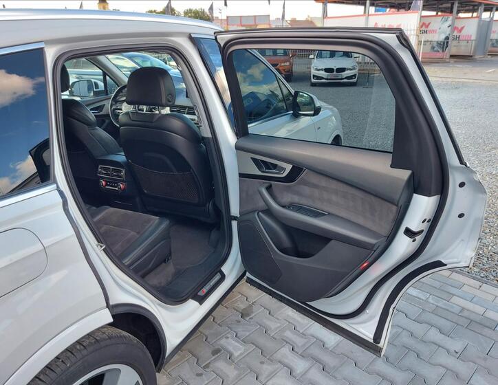 Audi Q7 20