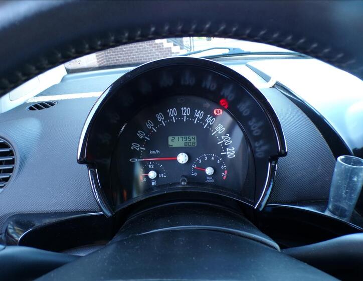 Volkswagen New Beetle 8