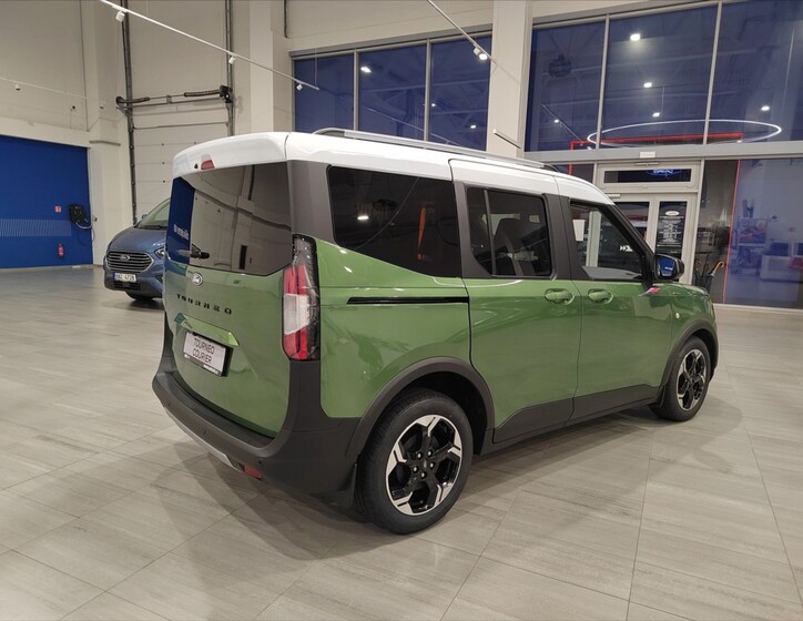 Ford Tourneo Courier 6