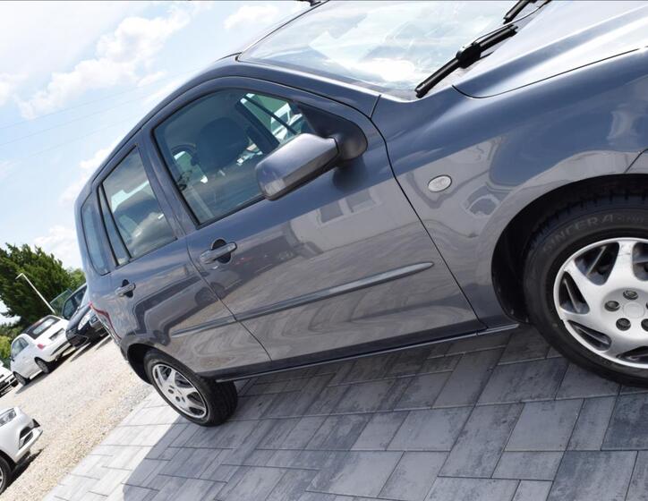 Mazda 2 9