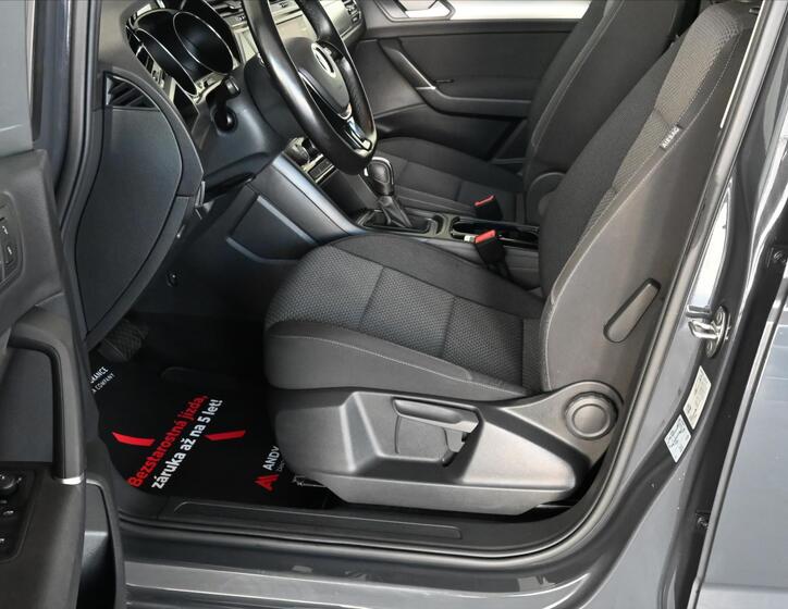 Volkswagen Touran 10