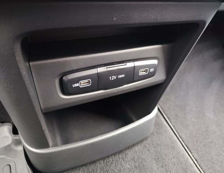 Hyundai Staria 30