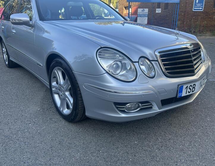 Mercedes-Benz Třídy E 8