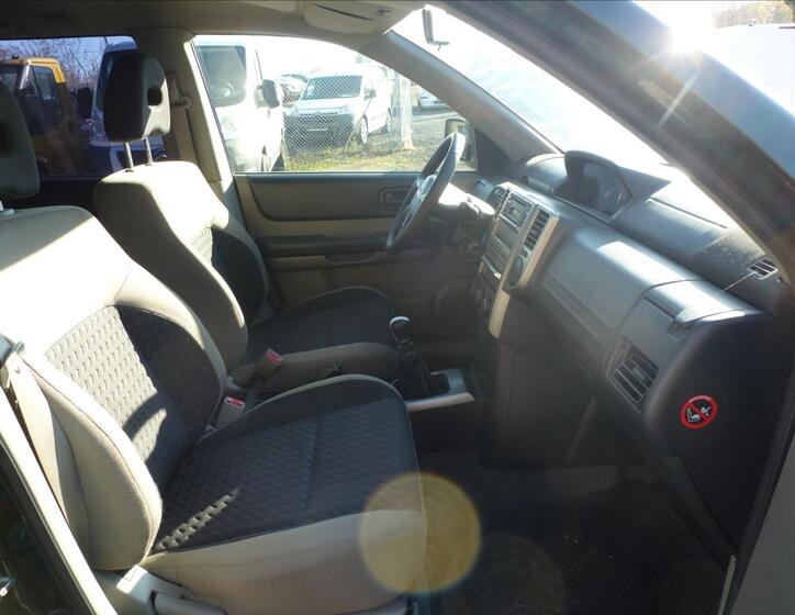 Nissan X-Trail 25
