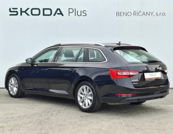 Škoda Superb 14