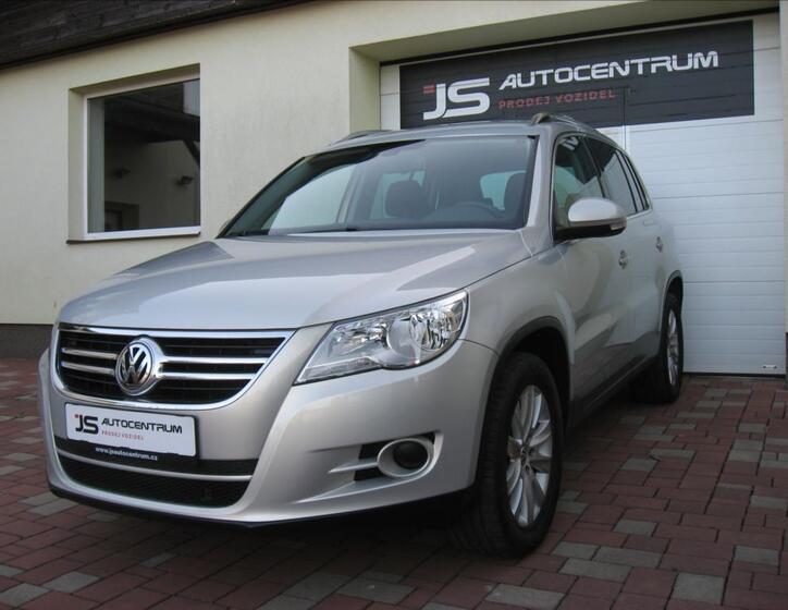 Volkswagen Tiguan 1
