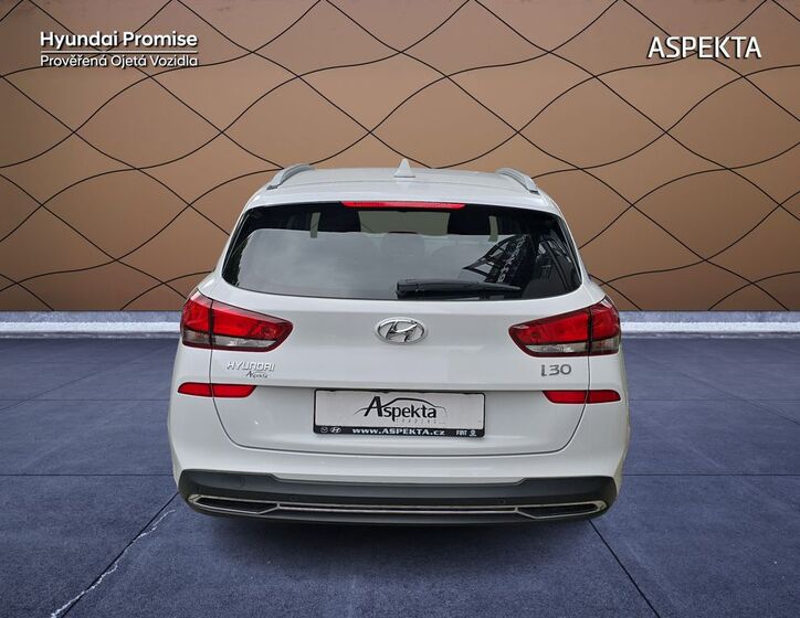 Hyundai i30 4
