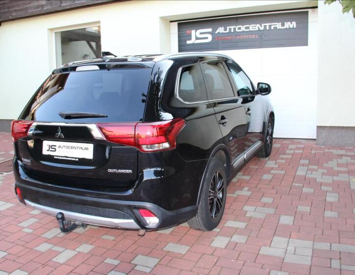 Mitsubishi Outlander 7