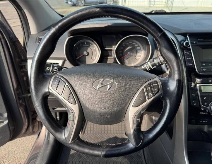 Hyundai i30 14