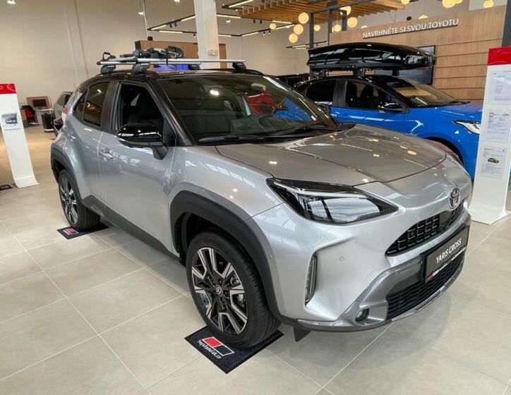 Toyota Yaris Cross 8