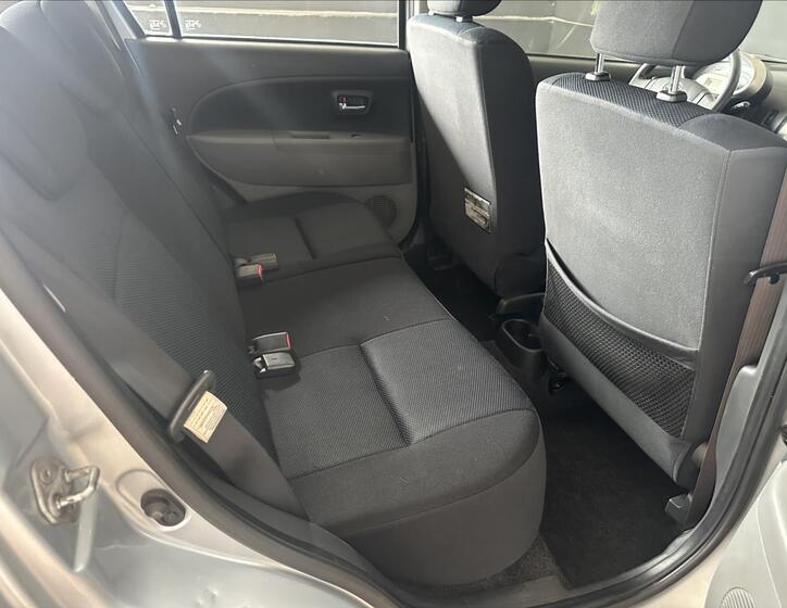 Subaru Justy 16