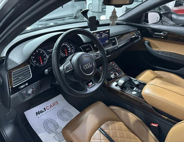 Audi A8 8