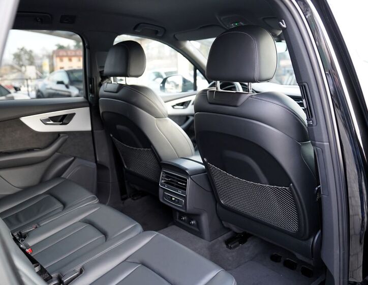 Audi Q7 31