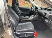 Lexus IS 300h 9