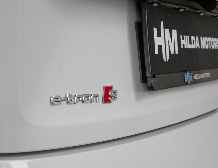 Audi e-tron 11