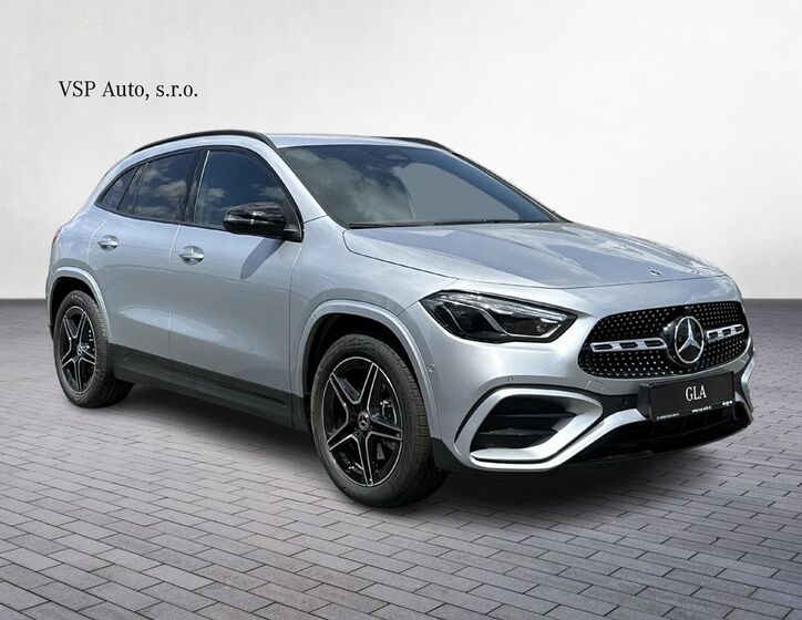 Mercedes-Benz GLA 7