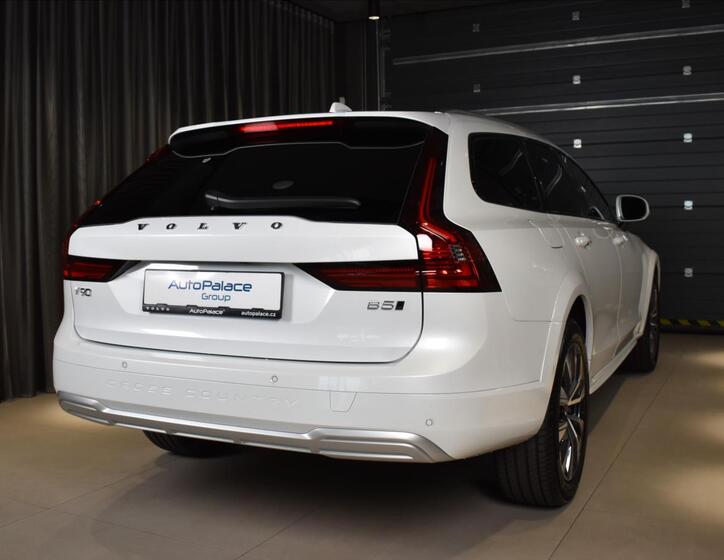 Volvo V90 4