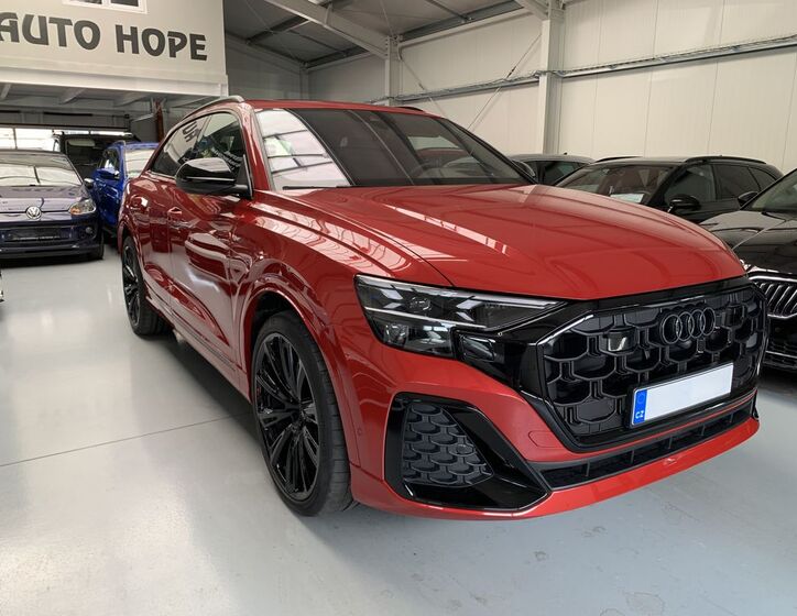 Audi Q8 1