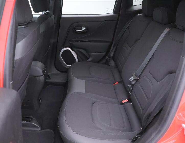Jeep Renegade 12