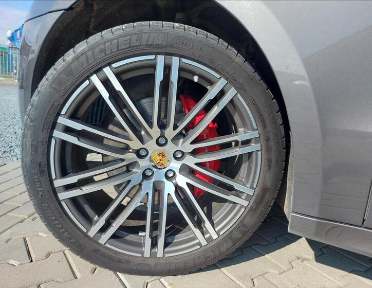 Porsche Macan 43