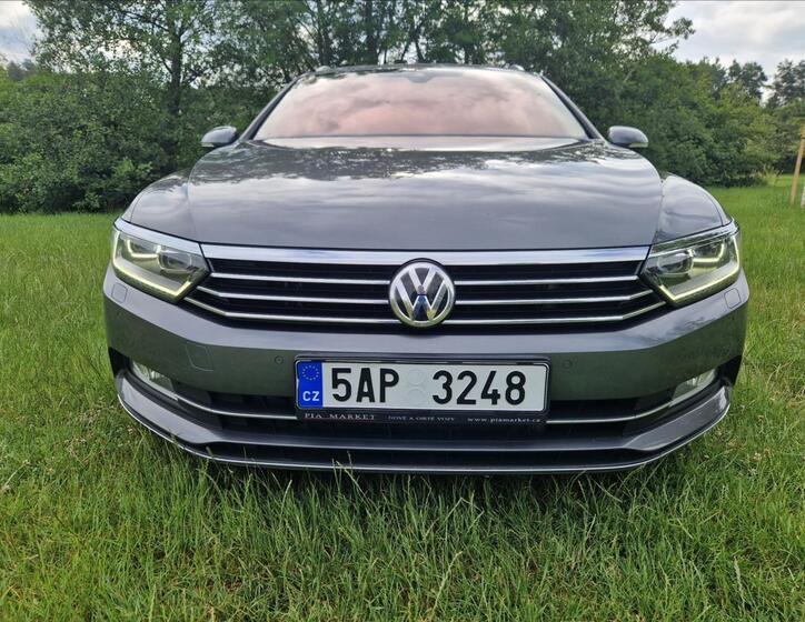 Volkswagen Passat 9