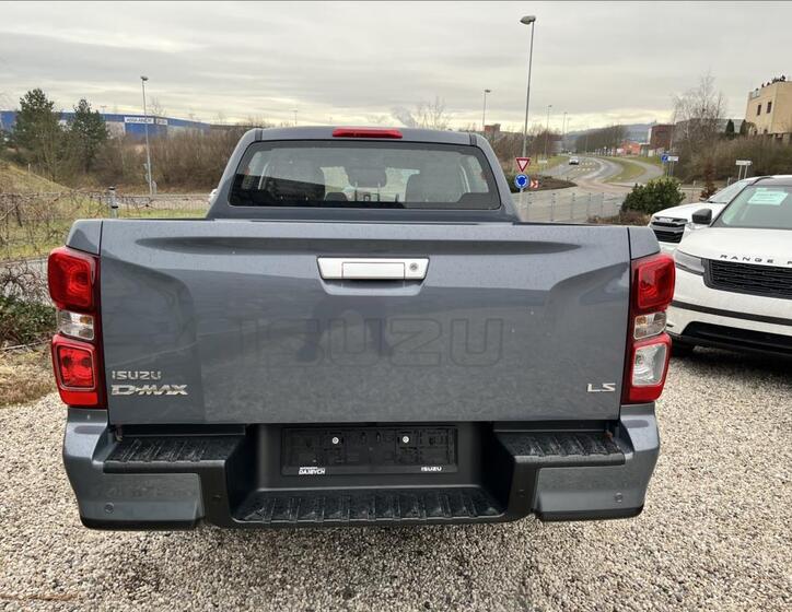 Isuzu D-Max 6