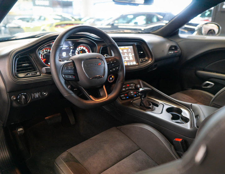Dodge Challenger 12