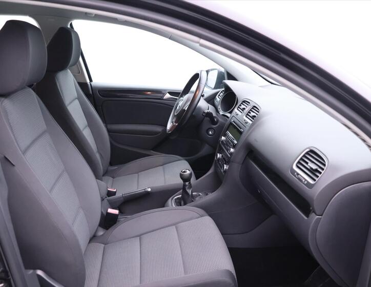 Volkswagen Golf 11