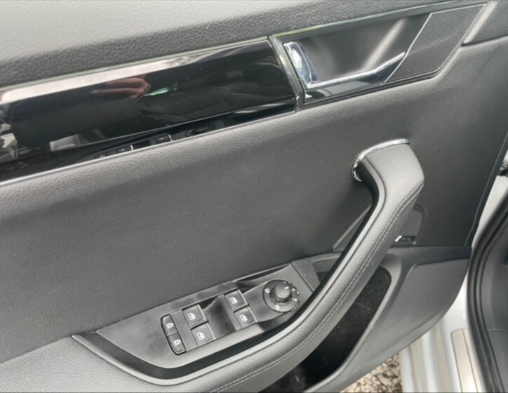 Škoda Superb 11