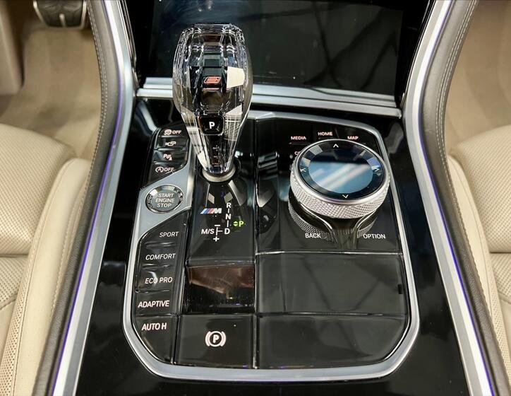 BMW Řada 8 26