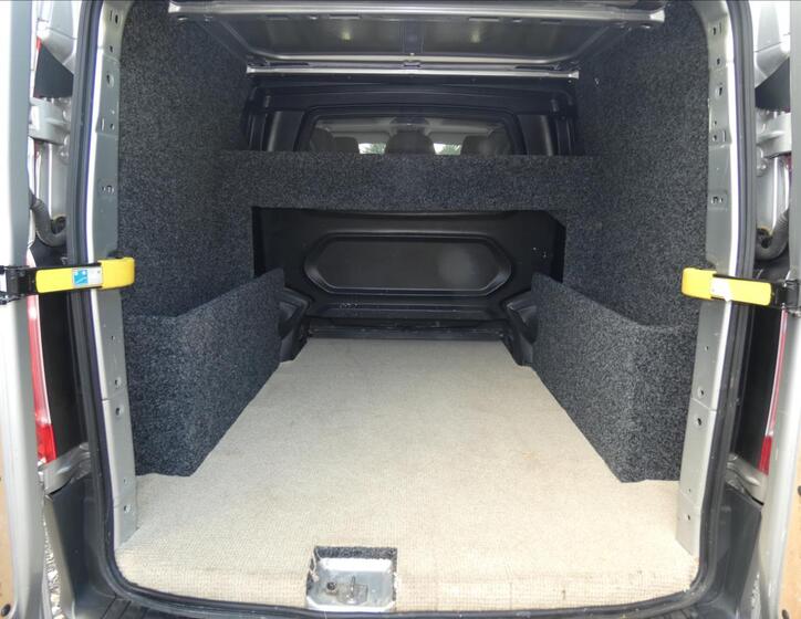 Ford Transit Custom 11