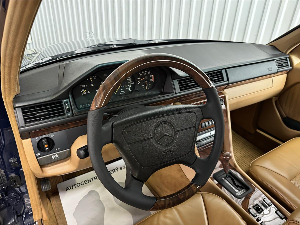 Mercedes-Benz 124