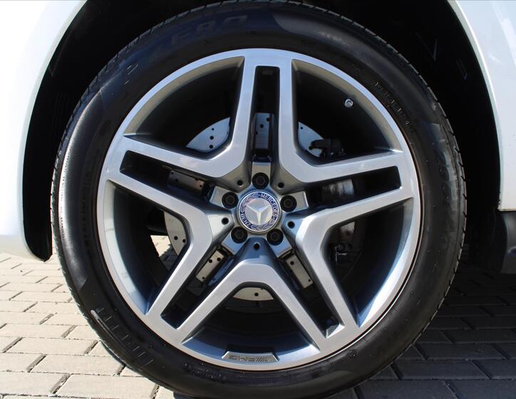 Mercedes-Benz GLS 10