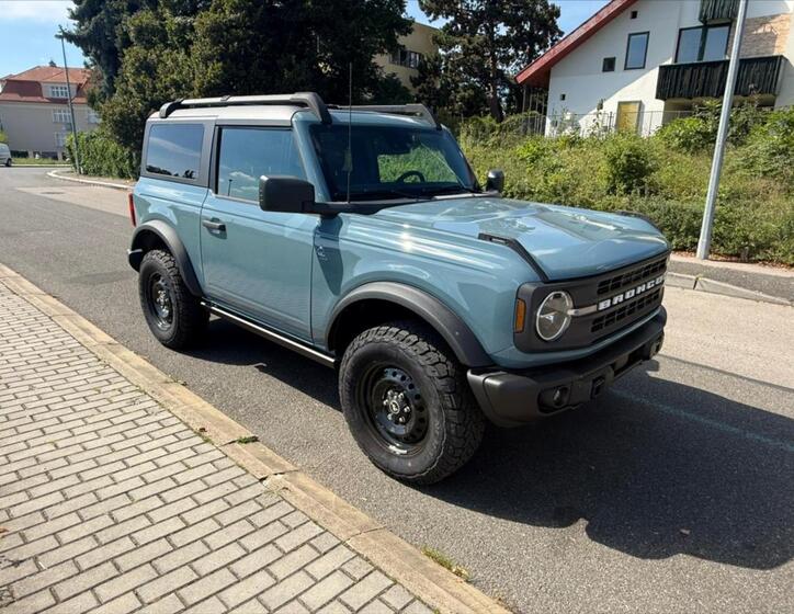 Ford Bronco 4